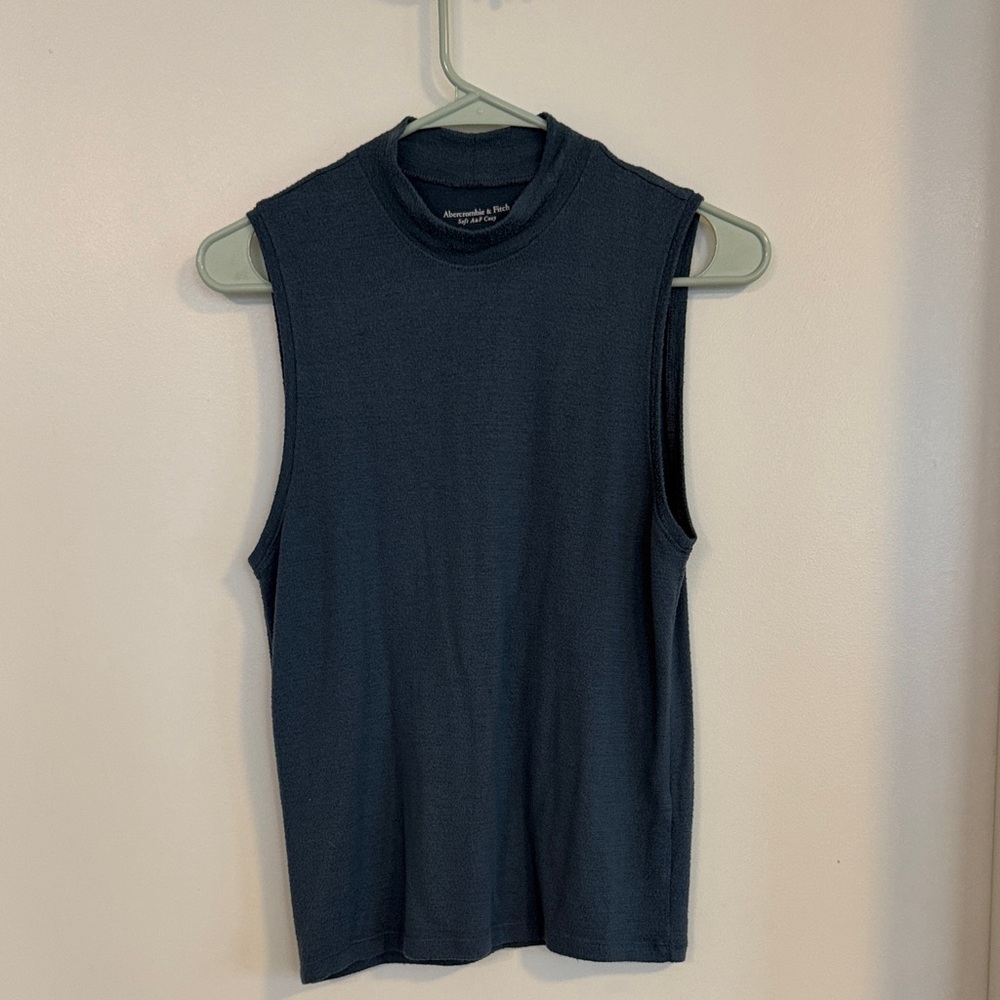 Abercrombie & Fitch Dark Turtle neck tank